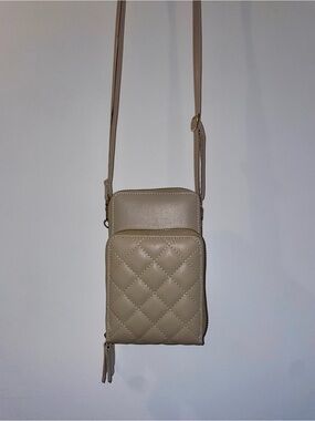 Quilted Crossbody Phone Bag in Taupe